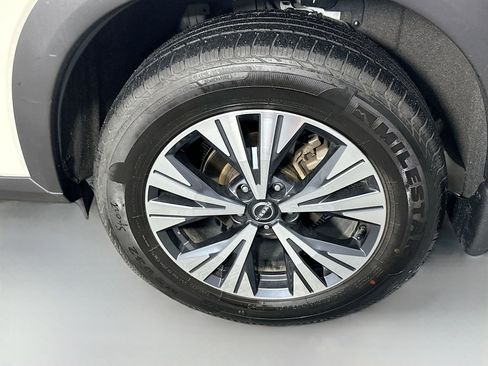 Used 2022 Nissan Rogue SV AWD/4WD image 28