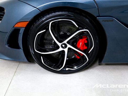 Used 2025 McLaren 750S RWD image 24