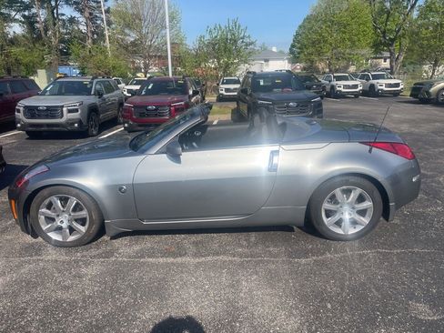 Used 2005 Nissan 350Z Touring image 13
