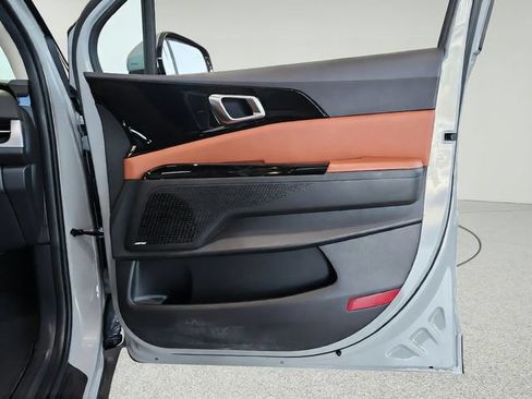 Certified 2024 Kia Carnival SX Prestige FWD image 27