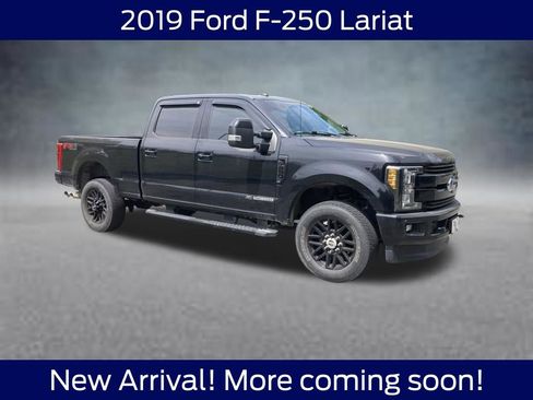 Used 2019 Ford F250 Lariat w/ Lariat Ultimate Package AWD/4WD image 2