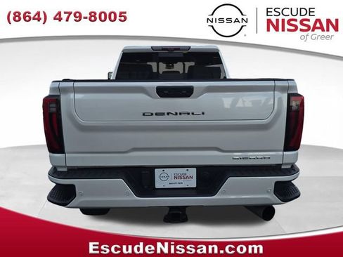 Used 2024 GMC Sierra 2500 Denali Ultimate AWD/4WD image 4