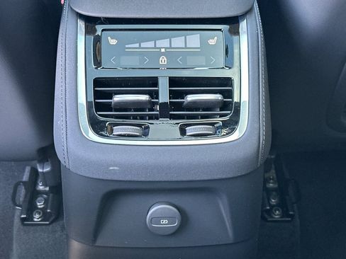 New 2025 Volvo XC90 T8 Plus w/ Protection Package Premier image 13