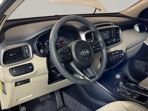 Used 2016 Kia Sorento FWD image 17