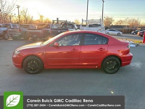 Used 2005 MAZDA MAZDA3 s w/ Moonroof & 6-CD Pkg image 3