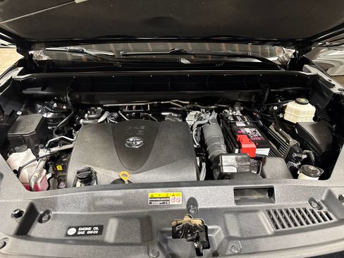 Used 2020 Toyota Highlander Platinum AWD/4WD image 31