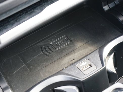 Used 2025 BMW 330i xDrive Sedan w/ Convenience Package image 32