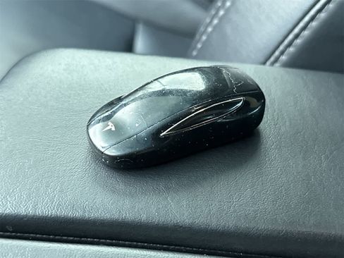 Used 2018 Tesla Model X P100D image 23