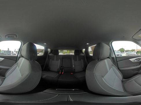 Used 2025 Chevrolet Blazer LT FWD image 43