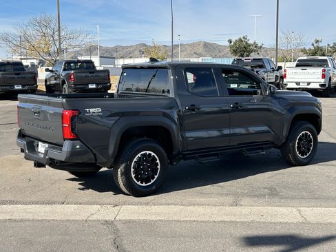 Used 2025 Toyota Tacoma TRD Off-Road AWD/4WD image 5