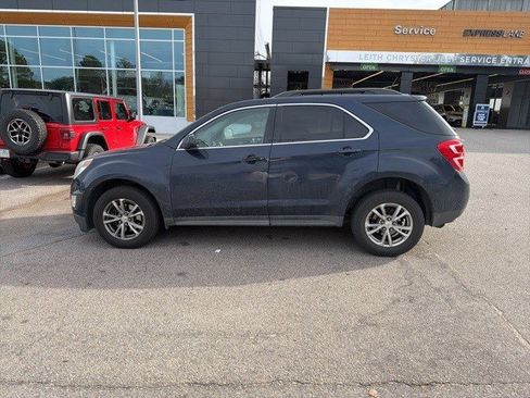 Used 2017 Chevrolet Equinox LT w/ Convenience Package image 2