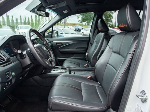 Certified 2023 Honda Passport TrailSport image 28