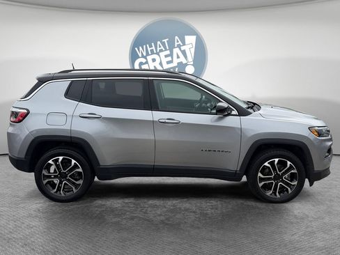 Used 2022 Jeep Compass Limited AWD/4WD image 2