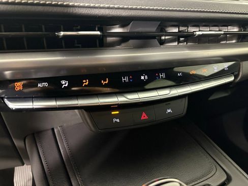 Used 2024 Cadillac XT4 Premium Luxury AWD/4WD image 40