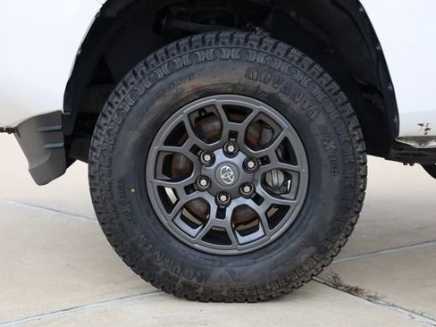 Certified 2023 Toyota Tacoma SR AWD/4WD image 9