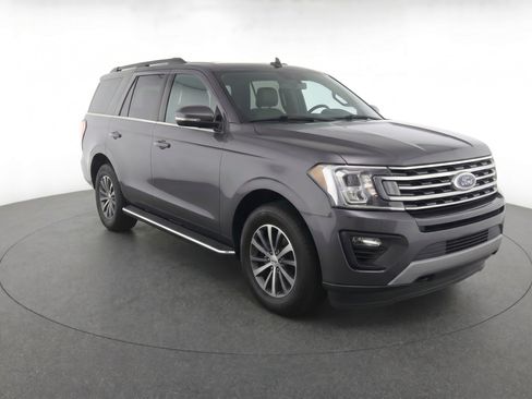 Used 2019 Ford Expedition XLT w/ Equipment Group 201A AWD/4WD image 2