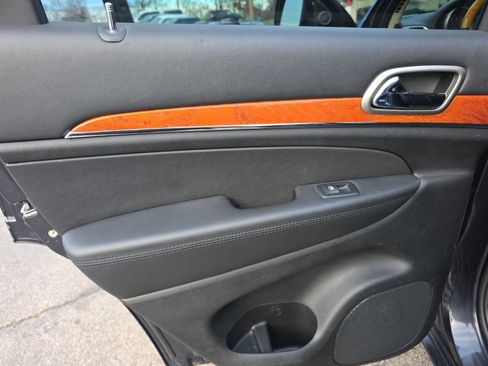 Used 2012 Jeep Grand Cherokee Overland image 10