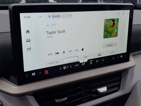 New 2026 Ford Explorer Active w/ Active Comfort Package image 18