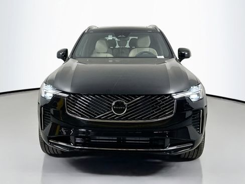 New 2025 Volvo XC90 T8 Core w/ Climate Package image 2