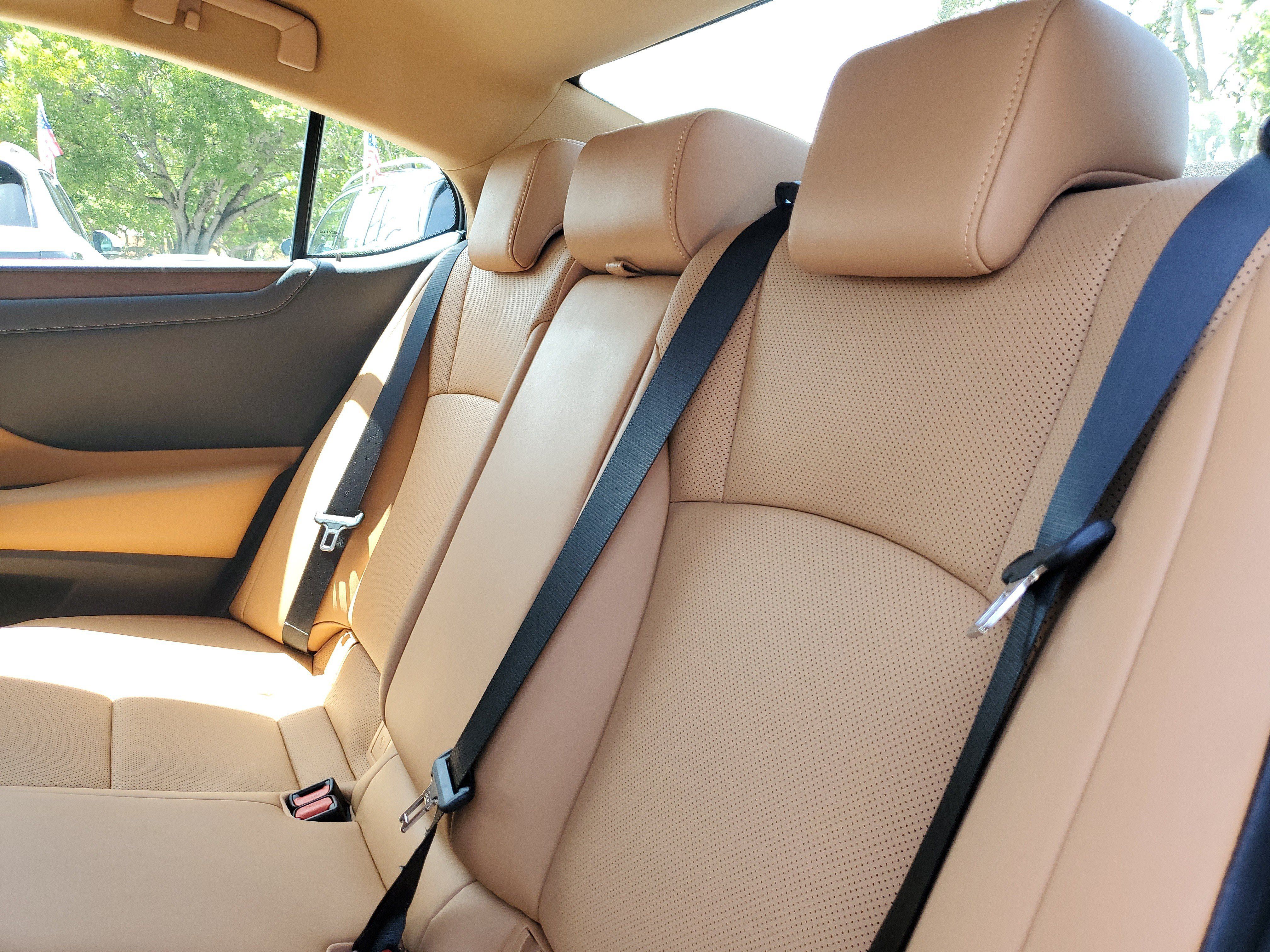 Certified 2024 Lexus ES 350 w/ Premium Package FWD image 10