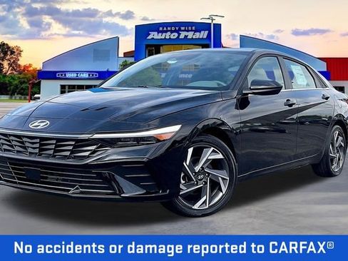 New 2025 Hyundai Elantra SEL image 2