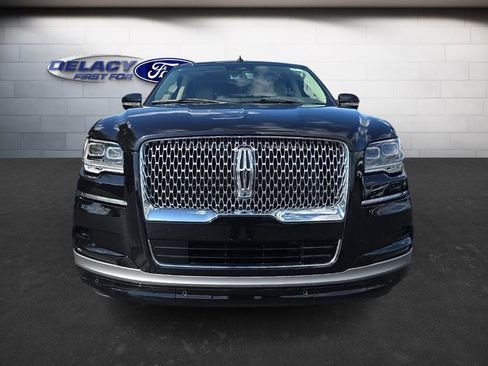 Used 2024 Lincoln Navigator Premiere image 8