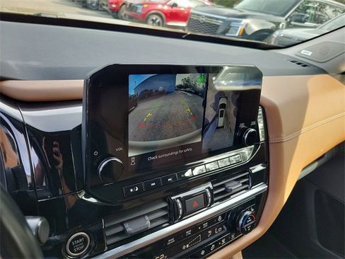 Used 2023 Nissan Pathfinder Platinum w/ Lighting Package (N93) image 19