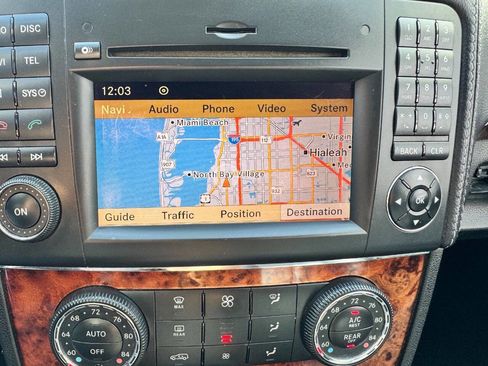 Used 2011 Mercedes-Benz GL 450 4MATIC image 22