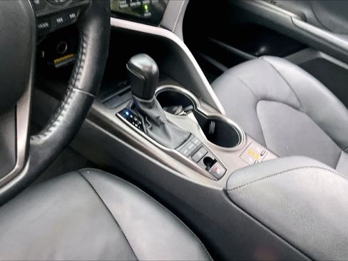 Used 2021 Toyota Camry XSE FWD image 12