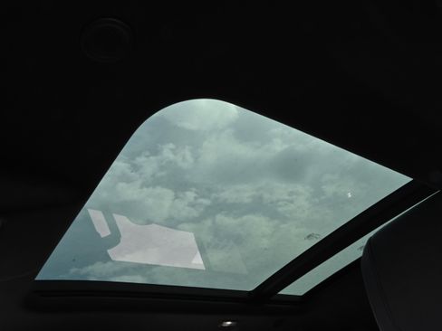 Used 2022 Land Rover Defender 110 X-Dynamic SE image 25