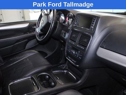 Used 2017 Dodge Grand Caravan GT image 23