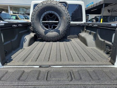 New 2025 Jeep Gladiator Rubicon image 16