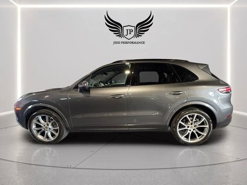 Used 2023 Porsche Cayenne AWD/4WD image 45