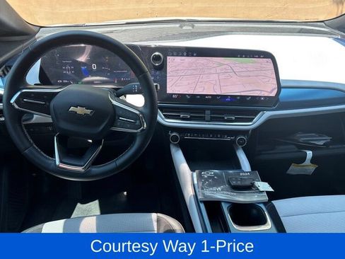 Used 2024 Chevrolet Equinox EV LT FWD image 6