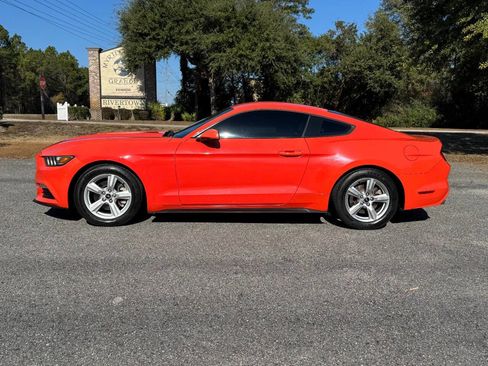 Used 2015 Ford Mustang V6 2dr Fastback image 3