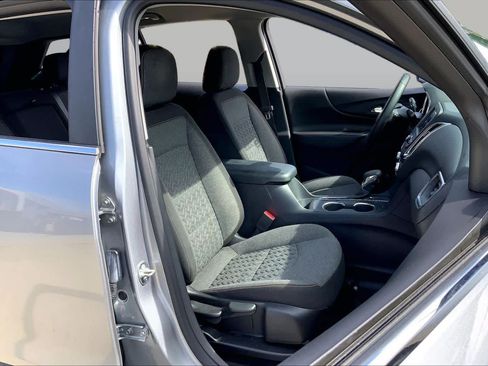 Used 2024 Chevrolet Equinox LT FWD image 9