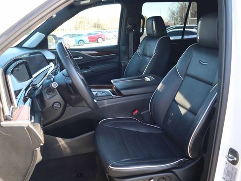 Used 2022 Cadillac Escalade Premium Luxury w/ Performance Package image 2