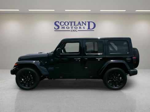 Used 2025 Jeep Wrangler Unlimited Sahara w/ Safety Group AWD/4WD image 1