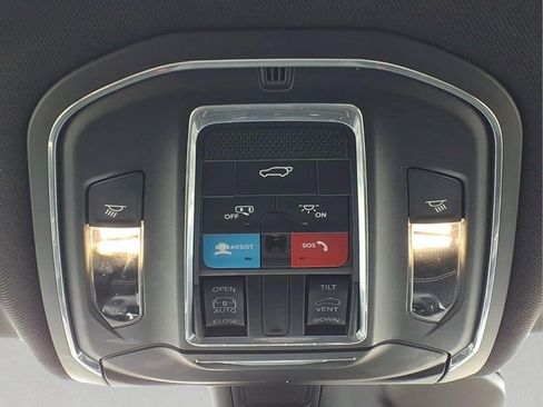 Used 2024 Jeep Grand Cherokee L Altitude AWD/4WD image 22