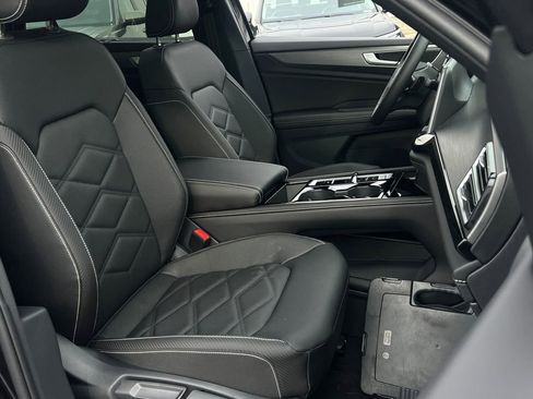 New 2026 Volkswagen Atlas Cross Sport SE AWD/4WD image 9