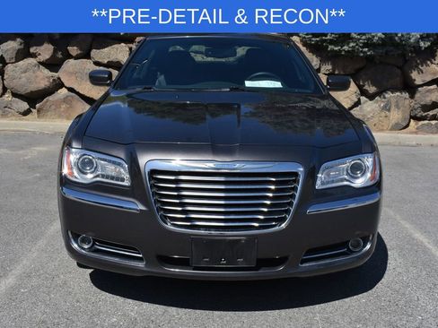 Used 2014 Chrysler 300 AWD w/ Driver Convenience Group image 7