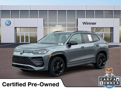 Certified 2025 Volkswagen Tiguan SE R-Line