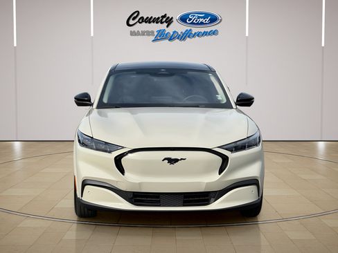 Used 2025 Ford Mustang Mach-E Premium RWD image 12