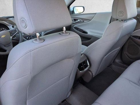 Used 2025 Chevrolet Malibu LT image 17