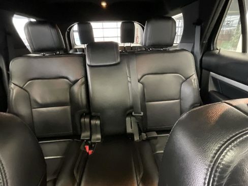 Used 2017 Ford Explorer XLT w/ Equipment Group 202A image 46
