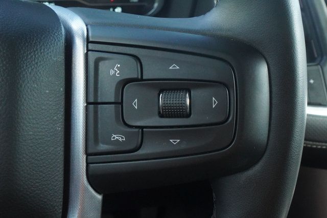 Used 2023 GMC Yukon SLT w/ SLT Premium Package AWD/4WD image 12