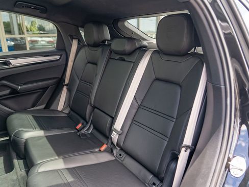 Used 2023 Porsche Cayenne S image 16