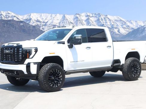 Used 2026 GMC Sierra 3500 Denali Ultimate AWD/4WD image 2