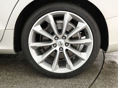 Used 2021 Volvo S60 T6 Momentum image 7