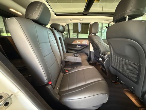 Used 2024 Mercedes-Benz GLE 450 4MATIC image 32